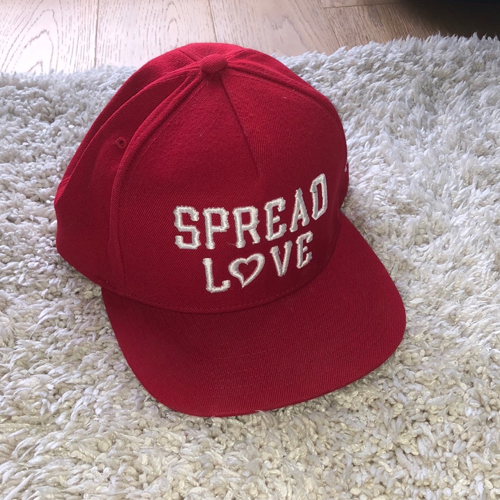 Spread love Red cap